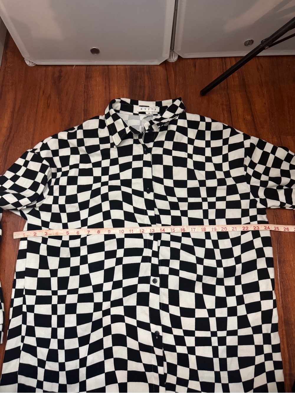 HYFVE Checkered Button Up Shirt Size Medium - Picture 7 of 9